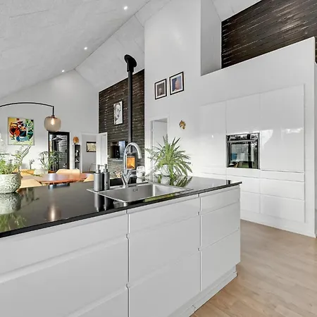 In With Kitchen * 斯凯恩